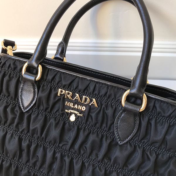 プラダ スーパーコピーゴ―フレナイロン×レザーBAG 1BA173